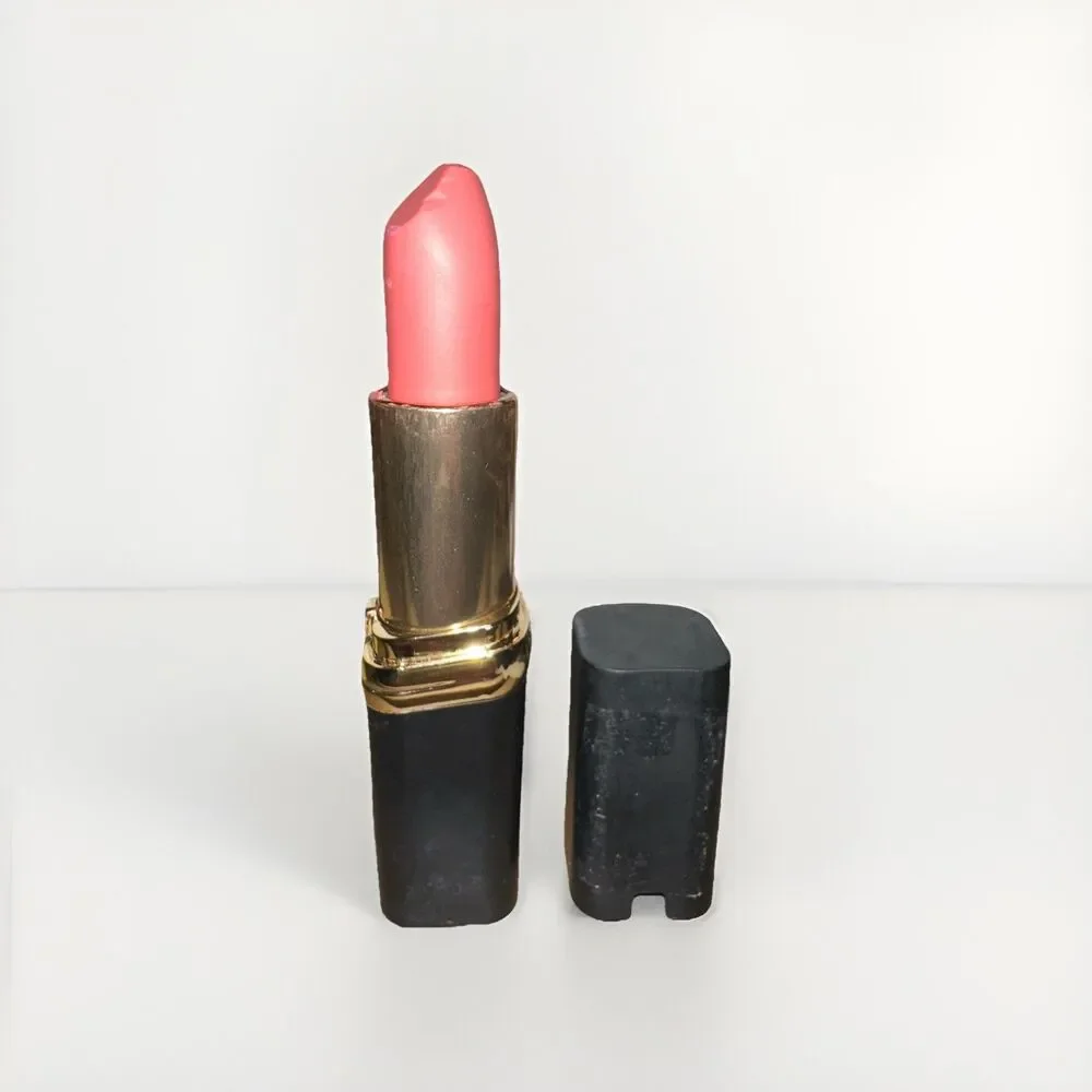 L'Oreal Paris Collection Exclusive Lipstick Julianne's Pink 701, soft nude pink